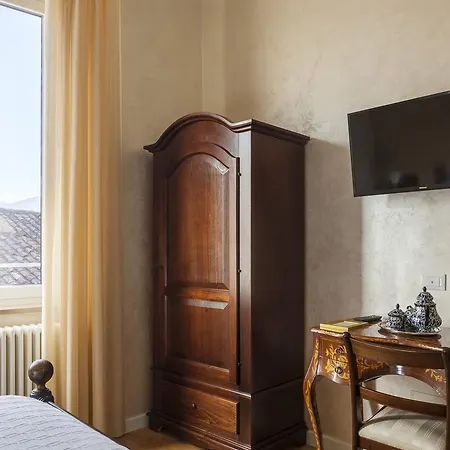 Couette-café Regina Tivoli Center 4*